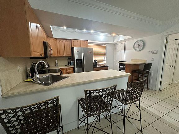 2nd image of 740 NE 37th St Unit B
