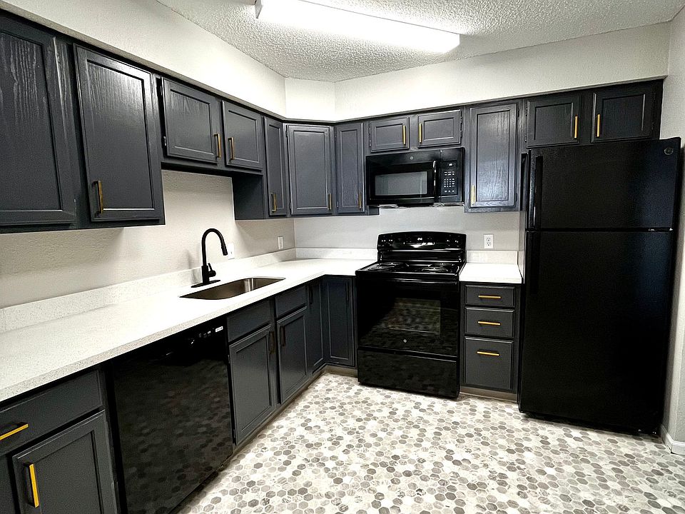 1st image of 515 W Saunders Ave #19