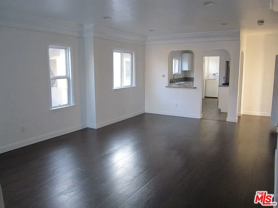 2 bed, 1.0 bath, 1600 sqft, $3,900 — Photo 3