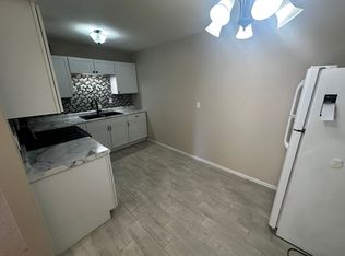 2811 Pembroke Ln #C 15, Saint Joseph, MO 64506