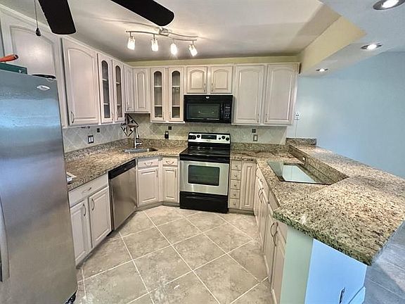 2nd image of 711 Sunny Pine Way APT E1