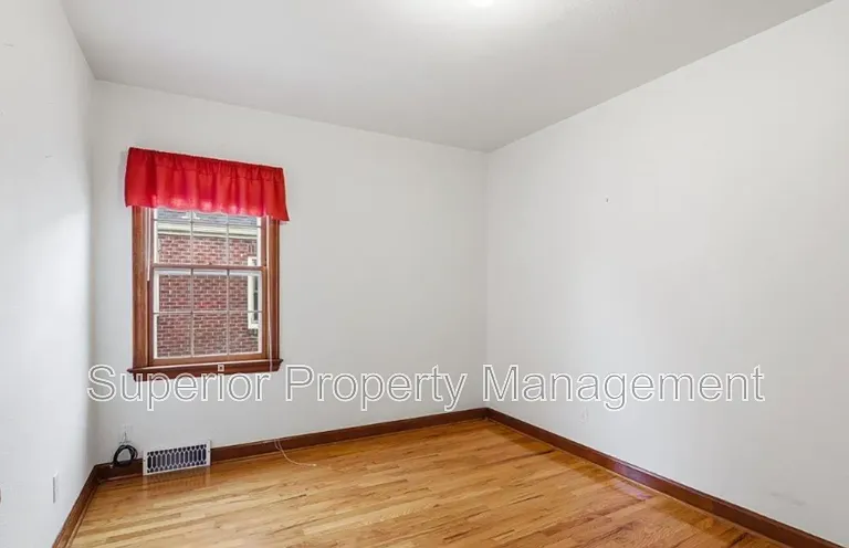 109 W 1st Ave — Photo 12