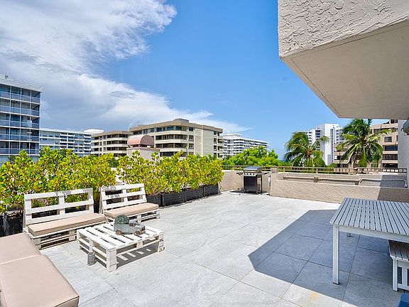800 sq Terrace