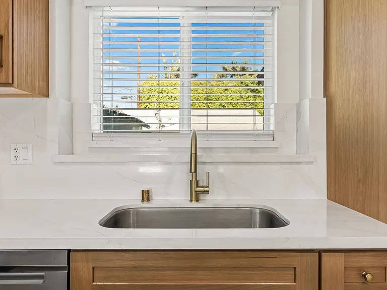 9716 Felton Ave — Photo 5