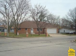 2601 Clarendon Rd, Sedalia, MO 65301