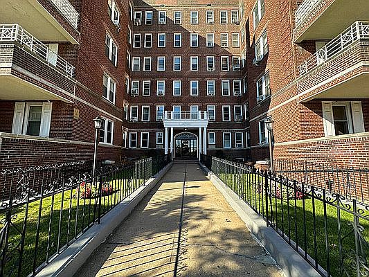 1st image of 40 Shore Blvd APT 2C