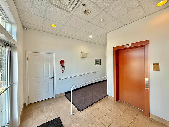 5th image of 110 E Maryland Ave