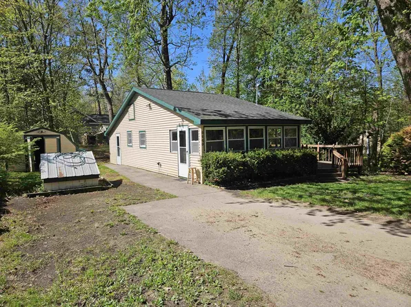 5440 Custer Dr, Harrison, MI 48625