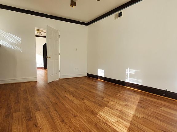 4th image of 2816 W Waveland Ave #1