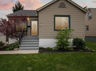 29406 Van Riper St, Flat Rock, MI 48134