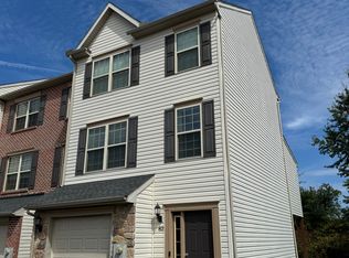 82 Katelyn Dr, New Oxford, PA 17350