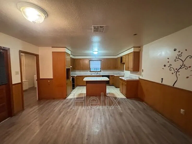 3 bed, 2.0 bath, 1672 sqft, $1,200 — Photo 2