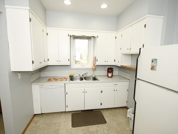 4th image of 116 1st St SE