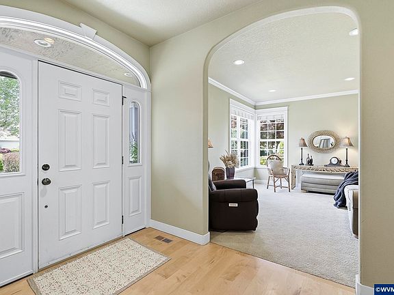 5th image of 230 McLaughlin Dr