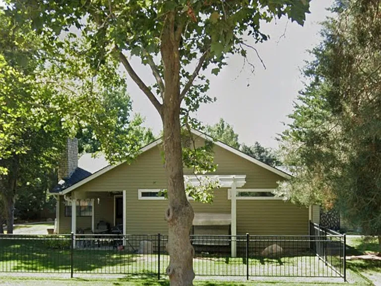105 E Twin Willow Dr — Photo 3