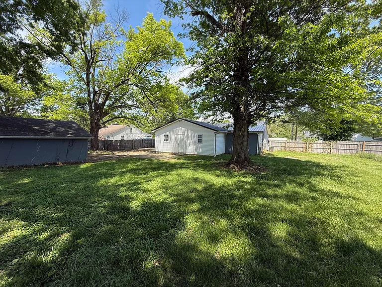2360 Liberty Rd — Photo 18