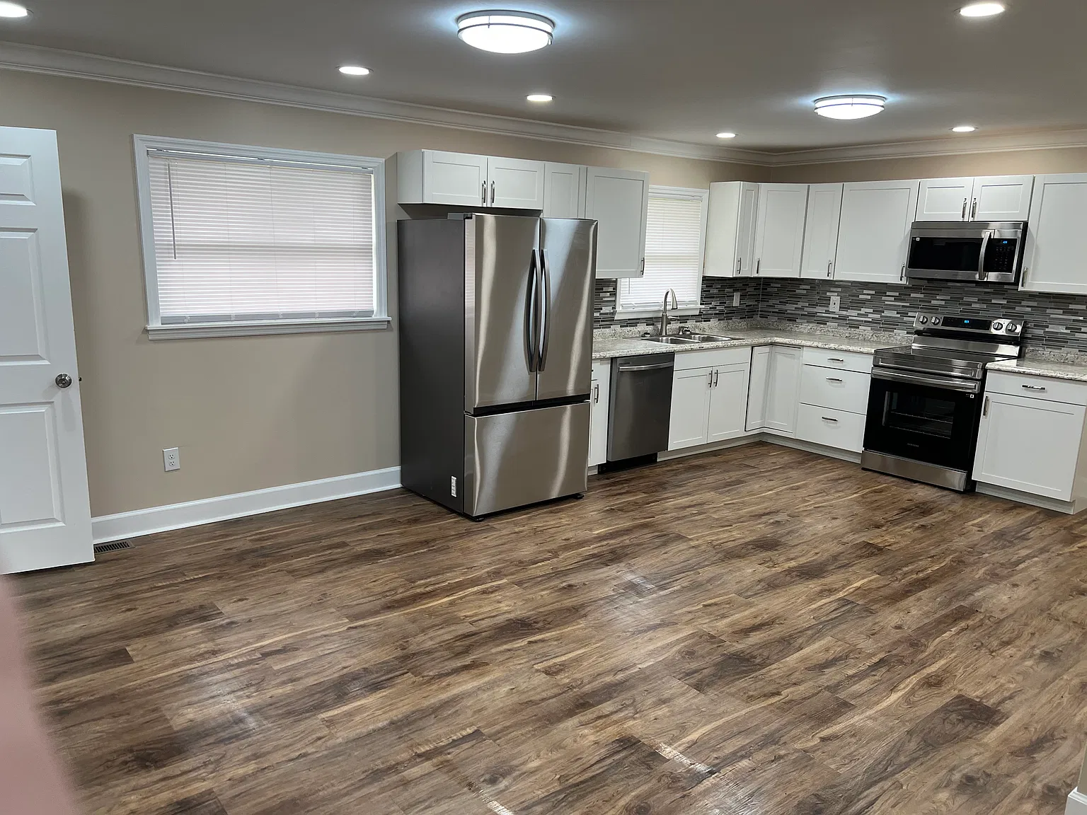 3 bed, 1357 sqft, $1,900 — Photo 4