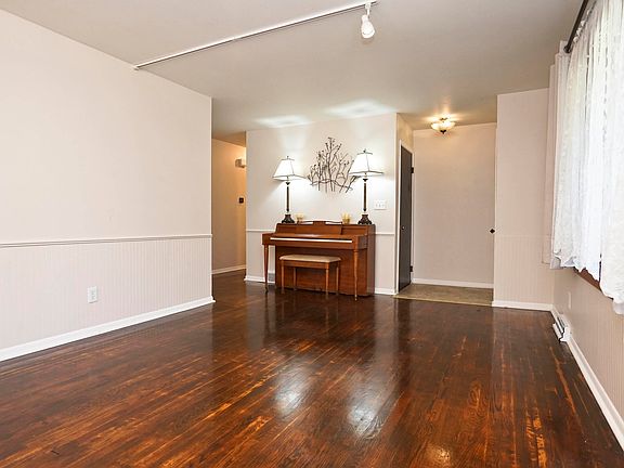 4th image of 6759 Country Ln