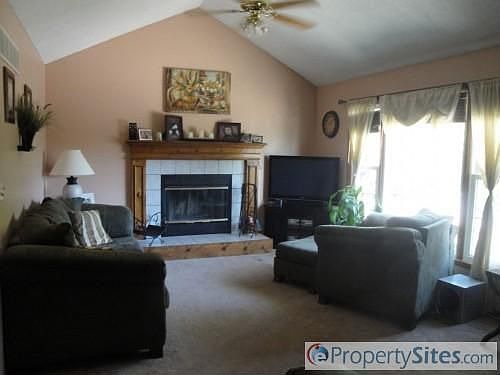 2nd image of 518 N Morse Ave