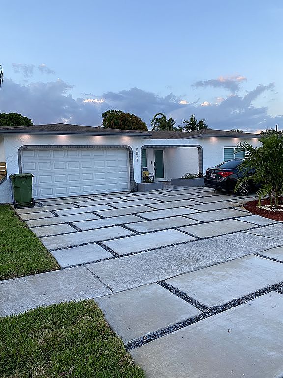 9021 NW 7th Ct, Hollywood, FL 33024 | Zillow