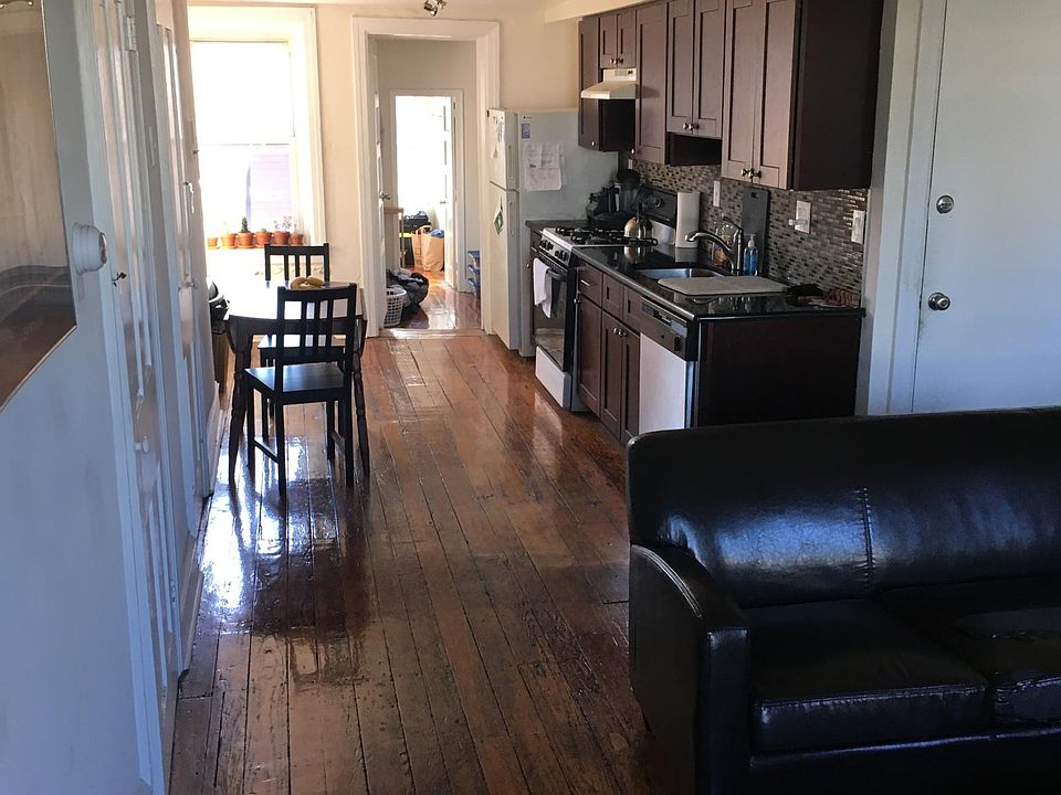 1st image of 2328 Catharine St #3