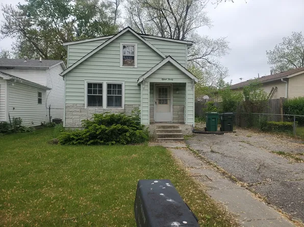 1520 Chestnut Dr, Round Lake Beach, IL 60073