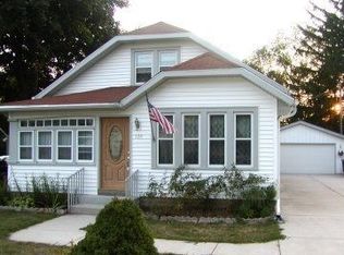 105 N Fairview Ave, North Prairie, WI 53153