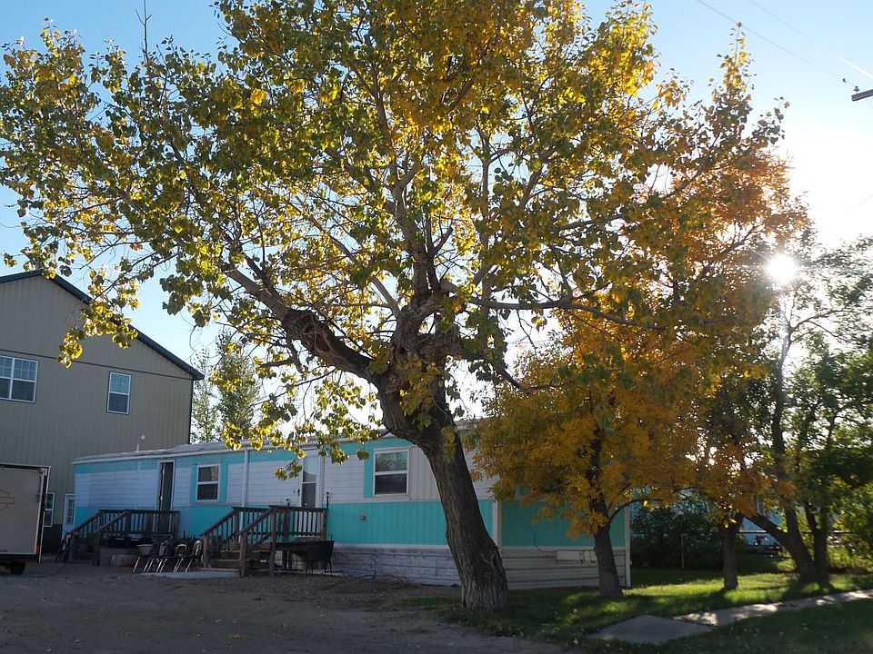 front view of trailer house