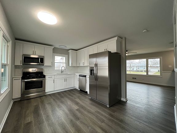 5th image of 37 Blackhawk Dr
