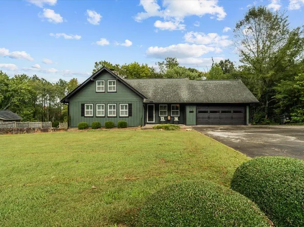 1915 W Brookhaven Cir, Dalton, GA 30720