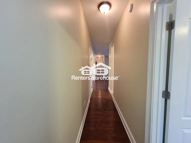 1025 Rowanshyre Cir — Photo 25