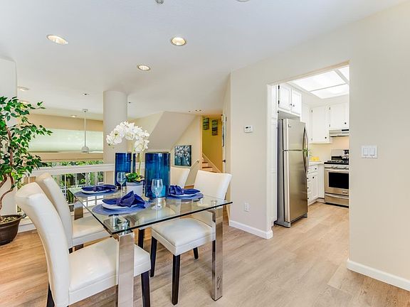 4th image of 440 Galleria Dr APT 8