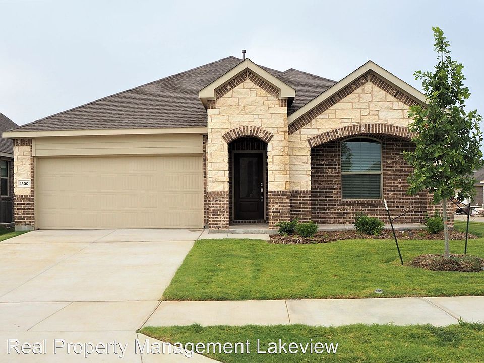 1st image of 1800 Lake Grove Dr
