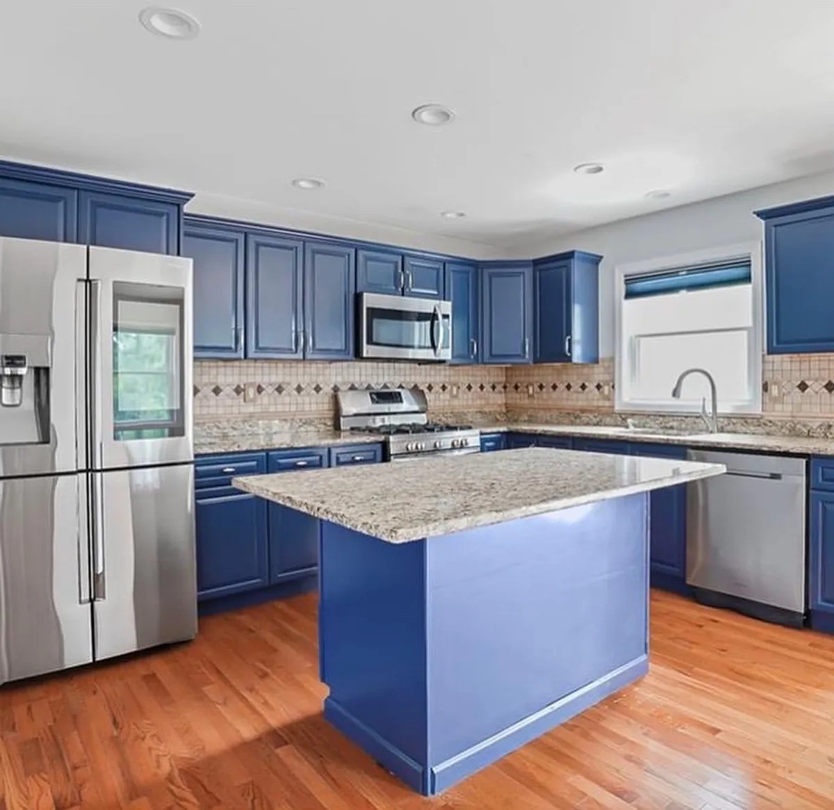 Building Photo - 266 Woodland Ave #1