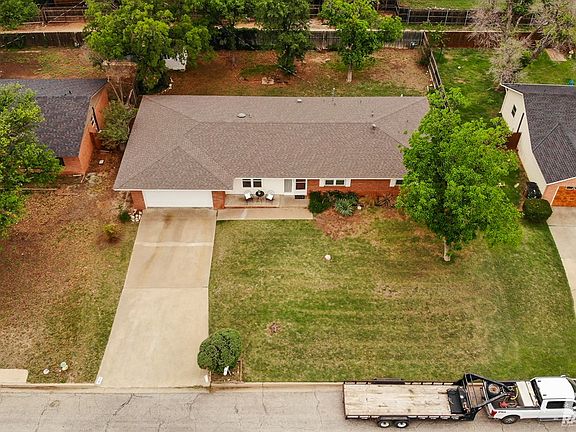3rd image of 2632 University Ave