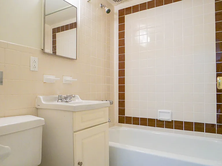 307 E 94th St #3D — Photo 6