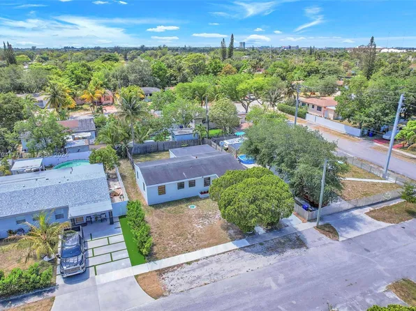 15760 NE 15th Ct, North Miami Beach, FL 33162