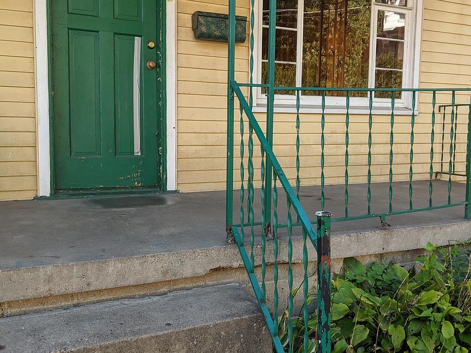 1st image of 813 Walnut St