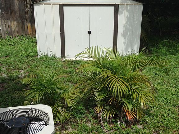 4th image of 8021 32nd Ave N