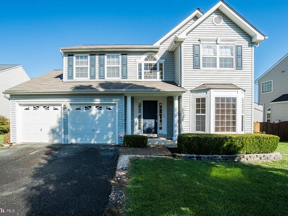 1st image of 4 Saint Ives Ct
