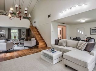 2 Hilldale Rd, Albertson, NY 11507