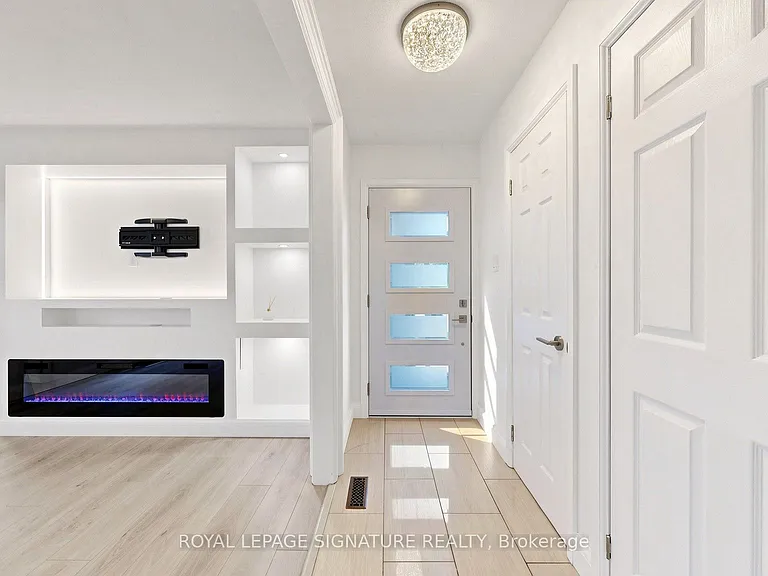 1634 Fairfield Cres #MAIN — Photo 3
