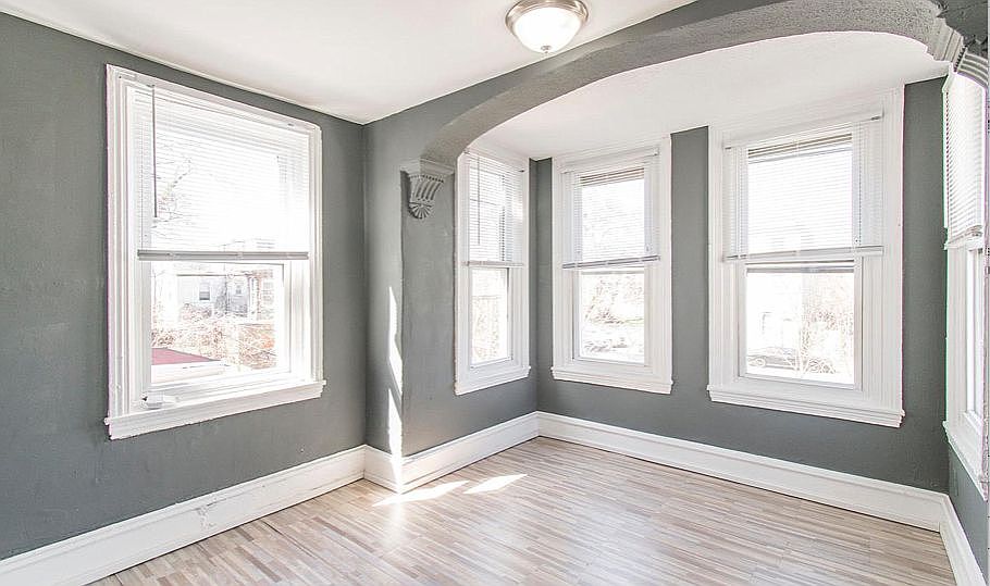 1st image of 2031 W Oxford St