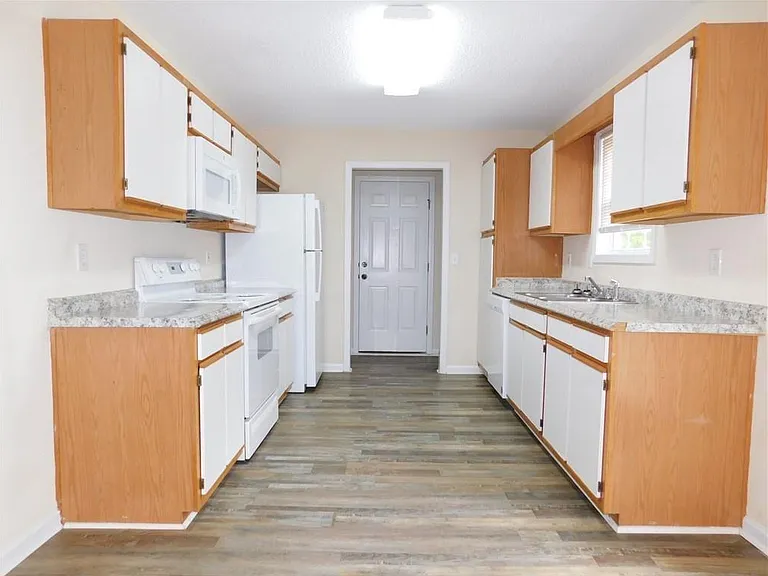 13 Vista Ct — Photo 2