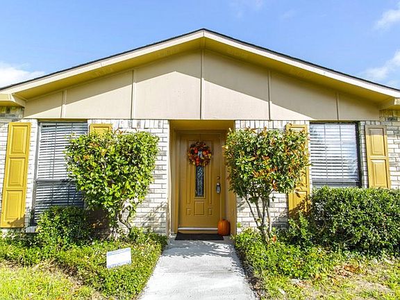 2nd image of 201 Boxwood Dr