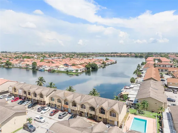 2635 W 52nd Pl #206, Hialeah, FL 33016