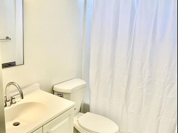 5th image of 3754 S Sepulveda Blvd APT 9