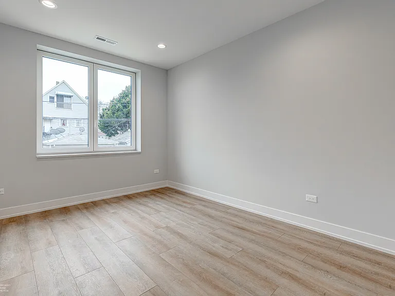 2813 W Belmont Ave #311 — Photo 12