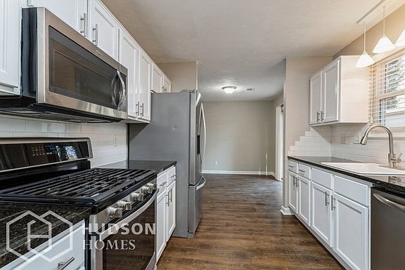 4th image of 2504 Wildflower Ln
