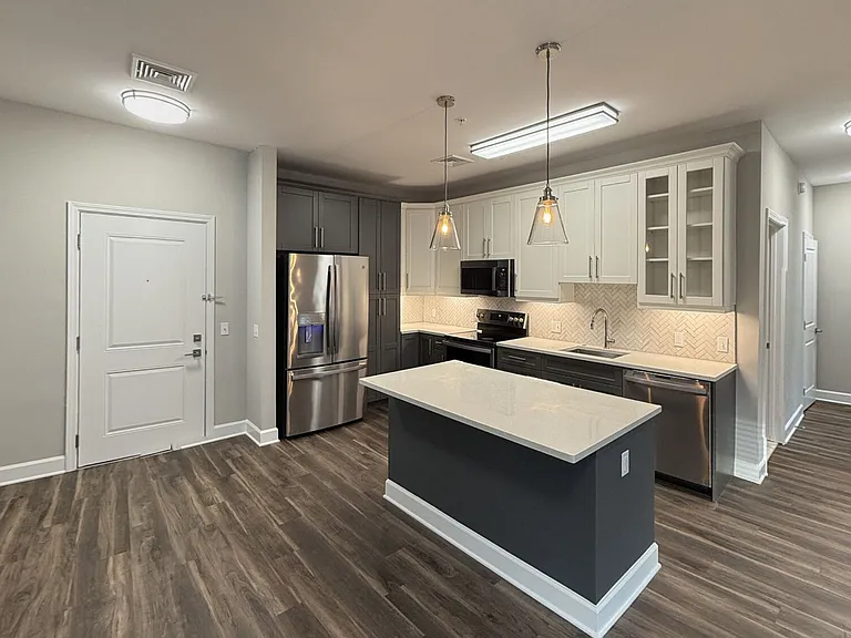 Residences at The Promenade — Photo 126